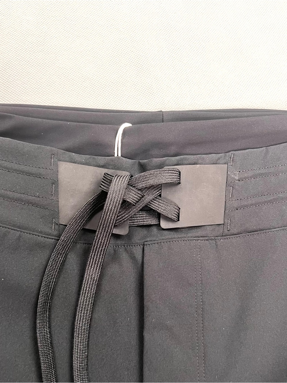 ON Cloud Running Hybrid Shorts Men's L Large Black Athletic Training Gym Workout - Picture 7 of 10